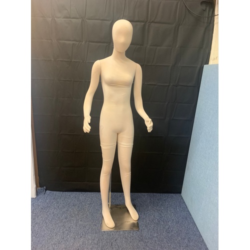 114 - Female mannequin on stand.