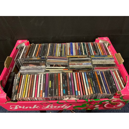 549 - Box of cd's