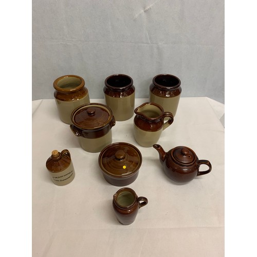 557 - Stone ware tea set