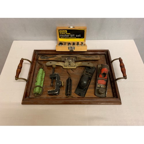 30 - Selection of vintage tools to include planes etc.