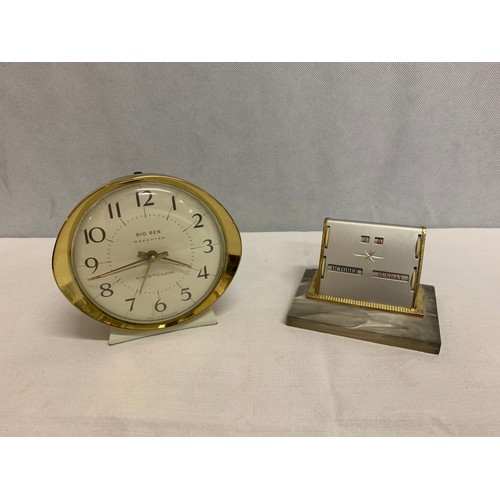 57 - Vintage Big Ben desk clock and desk calendar.