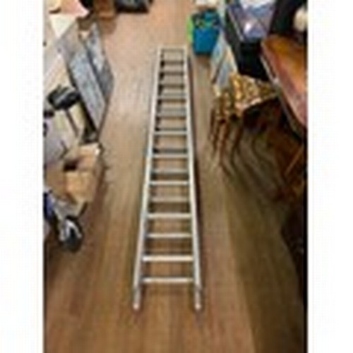 102 - set of extending ladders