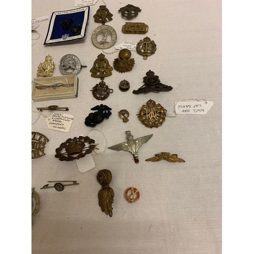 110 - 27 various WW2 badges. See pics.