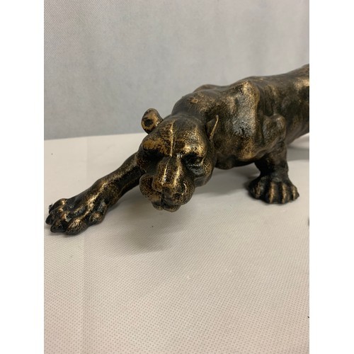 200 - Cast iron big cat figure. 40cm long