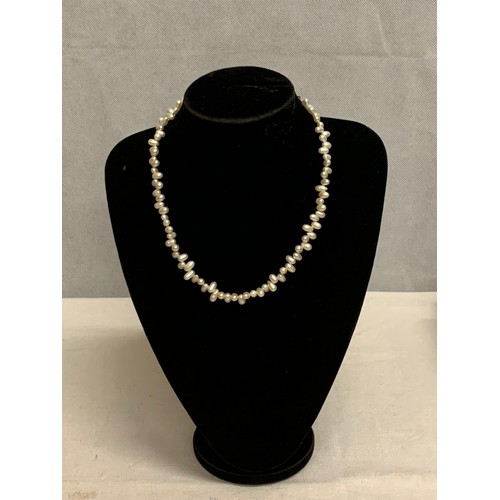 319 - Fresh water pearl necklace.