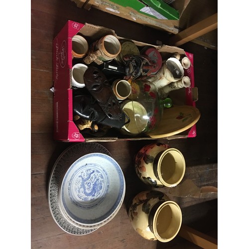 388 - box of collectables to include floral vases