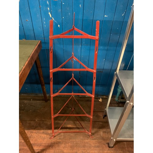 422 - Vintage metal pot stand.