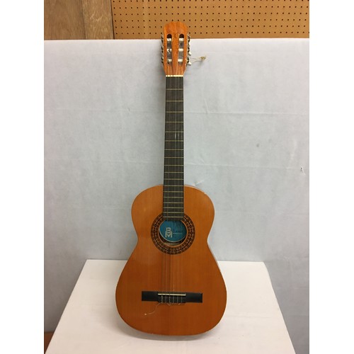 425 - Classical acoustic guitar.