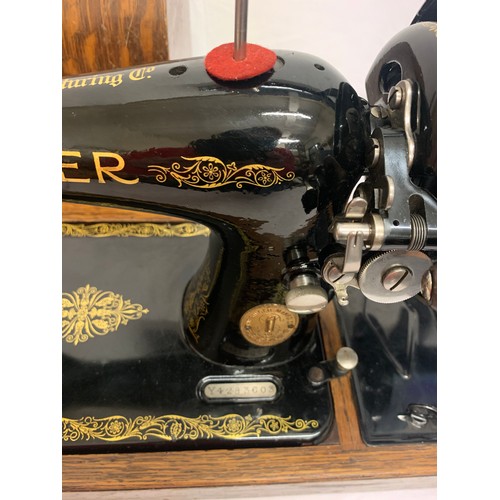 55 - 1930's Singer sewing machine Y4283C03