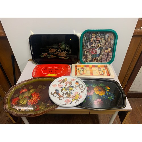 58 - 7 vintage trays