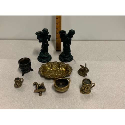 200c - Selection of small brass items and candlesticks etc.