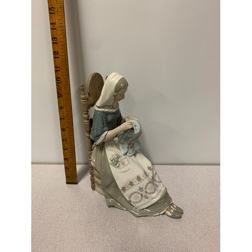 70 - Large Lladro Embroiderer figurine no 4865 Approx