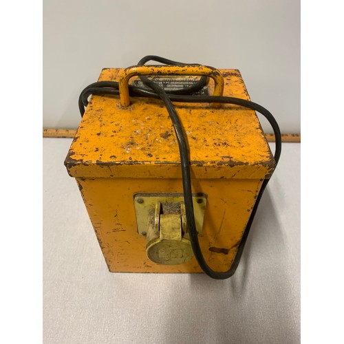 261 - 110 w transformer