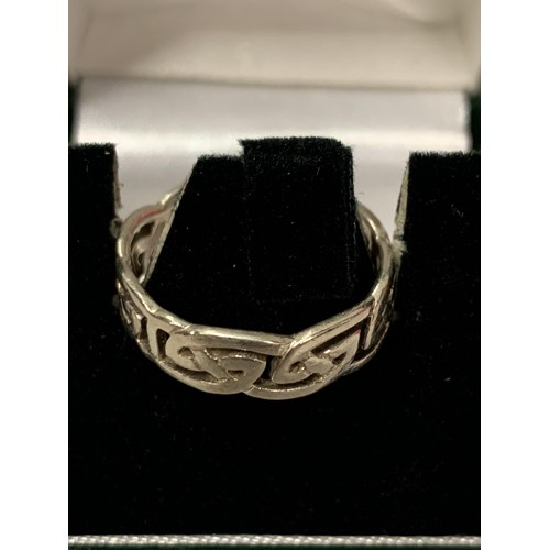 316 - Hallmarked silver Celtic band ring.