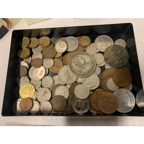 411 - Collection of vintage coins and Royal commemorative coins.
