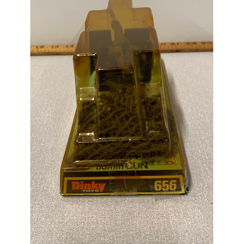 106 - Rare, vintage, die-cast Dinky toys 656 German 88mm gun in original pack.