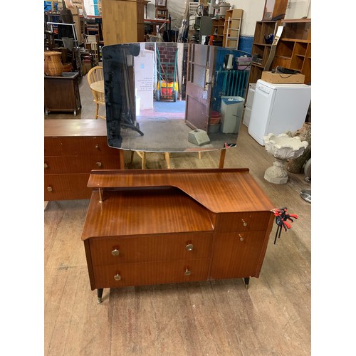 39 - Mid century/ retro mirrored dressing table.
100w x 135 h inc mirror x 44d