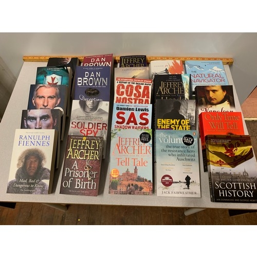 162 - Collection of books to include Jeffrey Archer and Dan Brown etc.