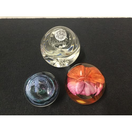 97 - 2 x signed Caithness paperweights and 1 x Pairpoint apple paperweight marked to base.