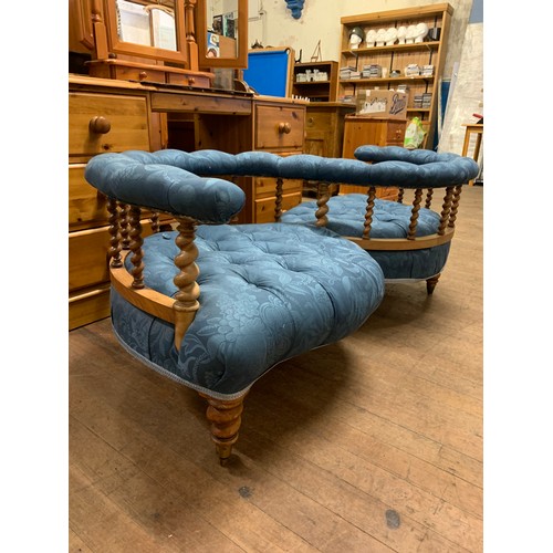 131 - Very rare, antique Tete A Tete love sofa seat with oak frame and legs, on brass casters.
152cm l x 7... 