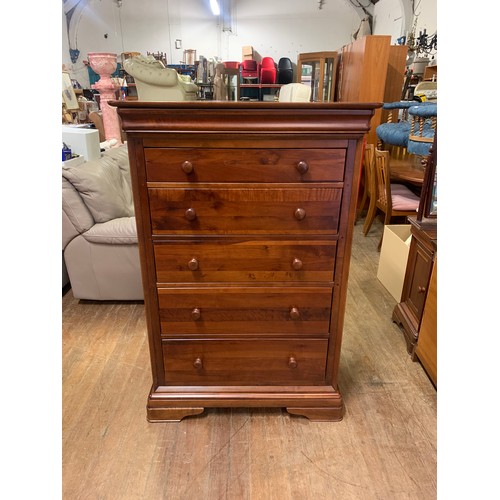 231 - Willis & Gambier solid wood 5 drawer chest with secret drawer. H 133cm x W 89cm x D 51cm.