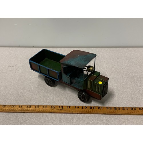 275 - Tin plate model truck.