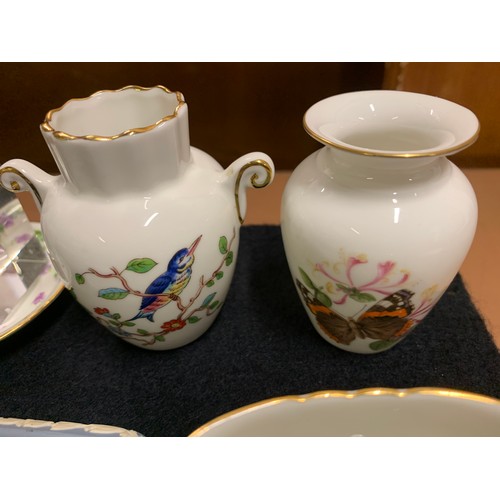 496 - Selection of collectable items to include Wedgewood and chintz sugar shaker etc.