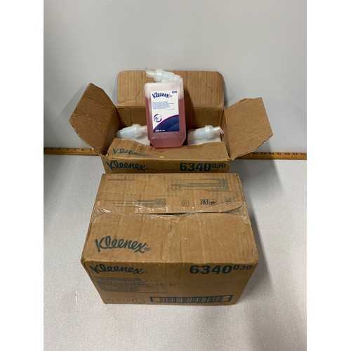 552 - 2 boxes of Kleenex hand soap