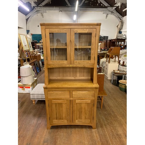 75 - Modern solid oak Furniture land dresser. 185cm x 95cm x 42cm .