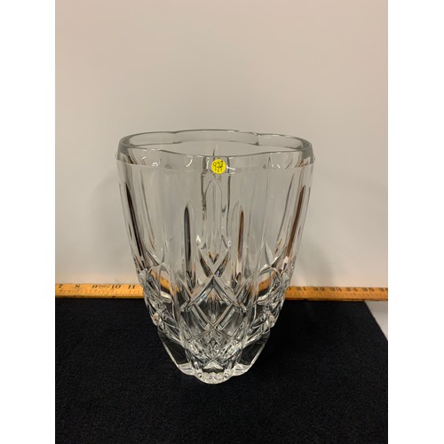 156 - Large, heavy cut glass vase.
26cm tall