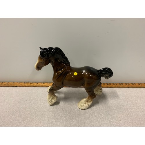 186 - Beswick large cantering horse.
23cm l