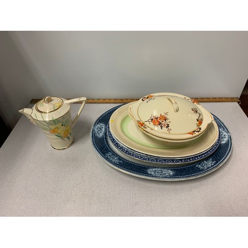 736 - Selection of collectables to include art deco teapot etc.