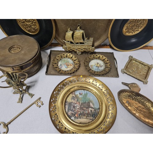 48 - Selection of brass items to include Piper and wall hangings etc.