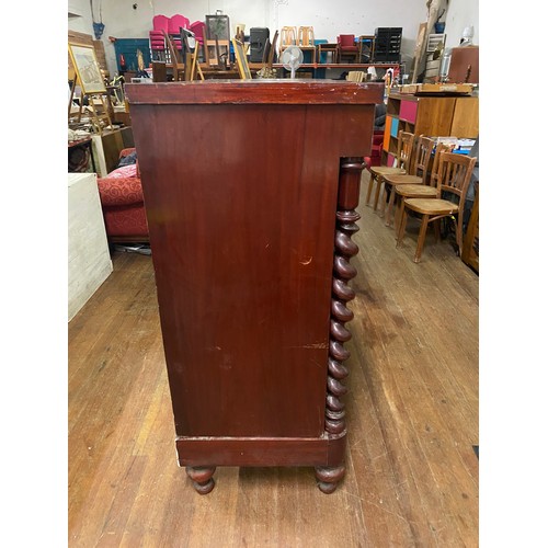 277 - Victorian Mahogany Scottish chest of drawers/tallboy.
142cm H x 127cm L x 61cm D