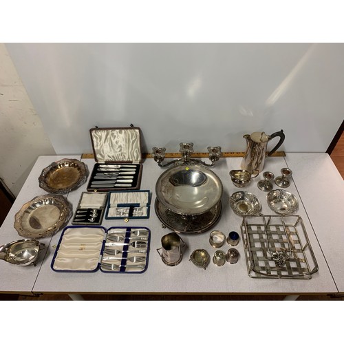 541 - Large collection of plated ware and vintage boxed cutlery etc.