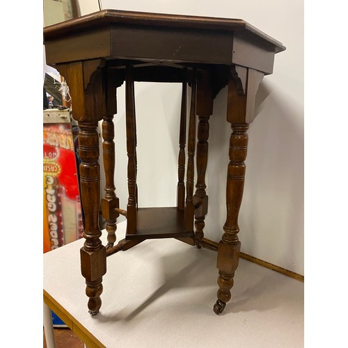 180 - Victorian window table on turned legs with casters.
73cm x 61cm