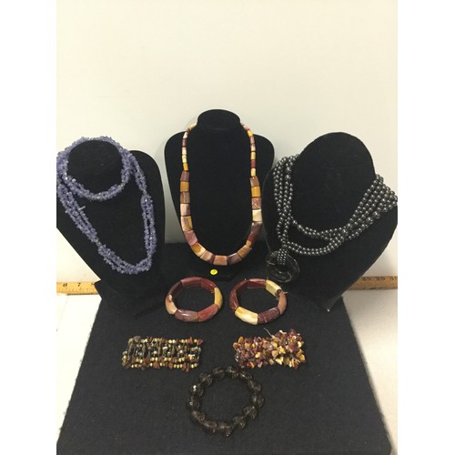 4 - Selection of semi precious stone jewellery to include agate and jasper necklace and matching bracele... 