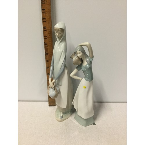 17 - Lladro figurine along with German Grafenthal figurine.
Tallest approx 34cm Tall.