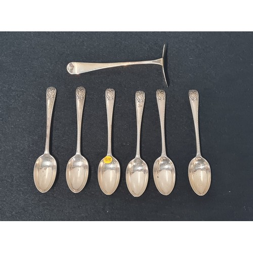 20 - Set of 6 hallmarked silver spoon along with silver food scraper.