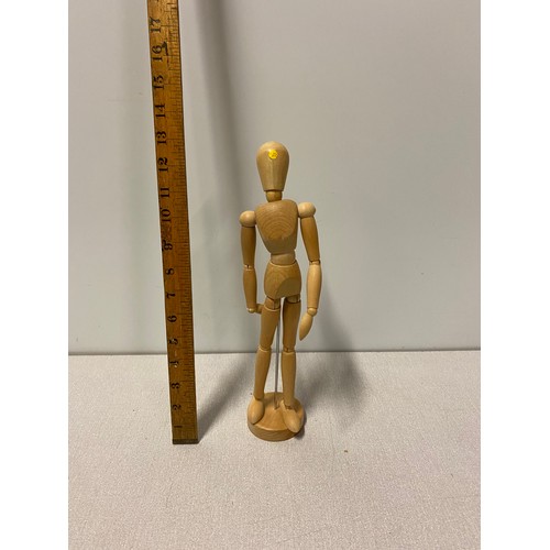 56 - Wooden artist mannequin.
32cm Tall