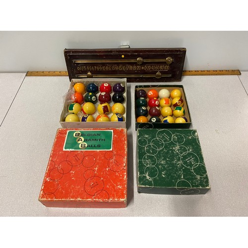 167 - 2 vintage boxed pool balls and score board.