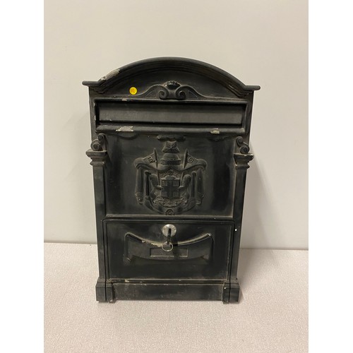 173 - Lockable letter box.