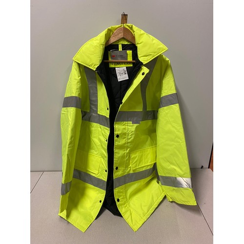 254 - New 3M Scotchlite Hi-vis padded work jacket size Large