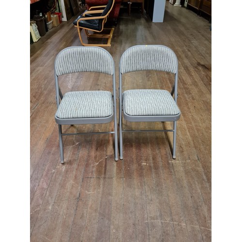 307 - 2 metal folding chairs