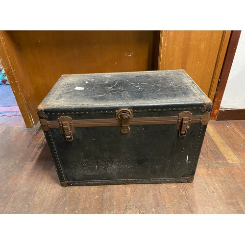 296 - Large vintage travel trunk.
92cm l x 61cm h x 23cm d