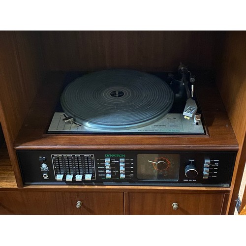 495 - Vintage dynatron record player and cassette player in cabinet with speakers.