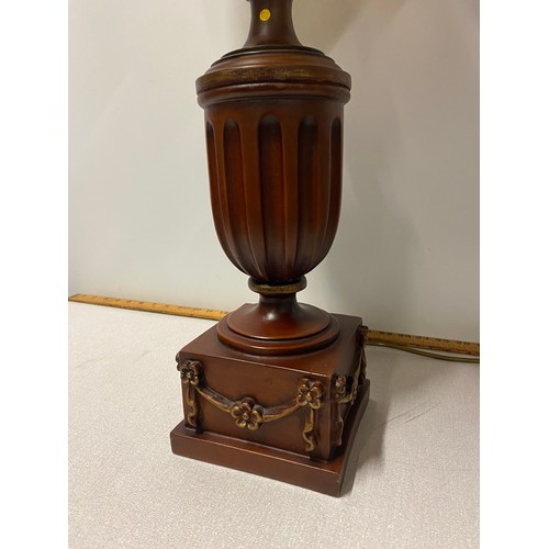 511 - large Vintage style table lamp.