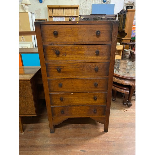 62 - Vintage Art Deco 6 drawer tallboy with original tortoise shell Bakelite handles.
130cm h x 73cm l x ... 