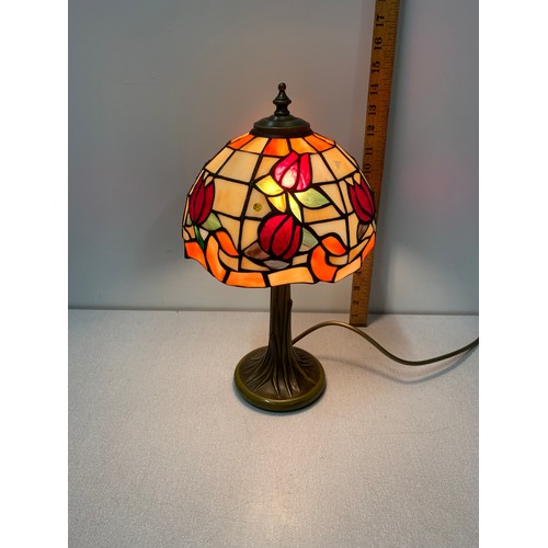 100 - Small Tiffany style table lamp.