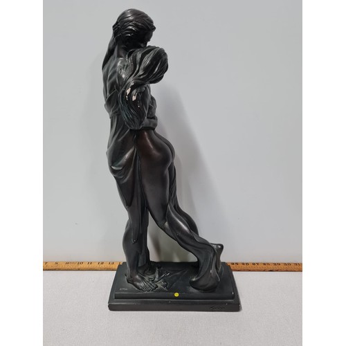 111 - Austin nude couple embracing sculpture. Signed to the base Very heavy. 
Has a few small nicks, see p... 